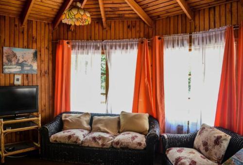Albergue Hostal Y Caba�as Los �irres