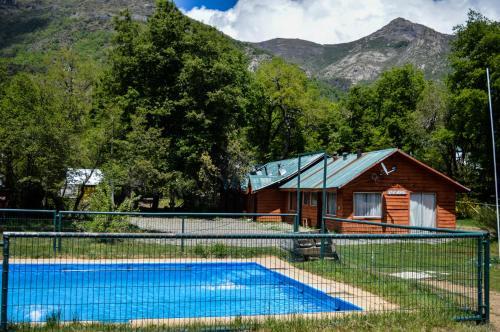 Albergue Hostal Y Caba�as Los �irres