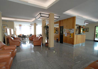Hotel La Querceta (media Pensi�n)