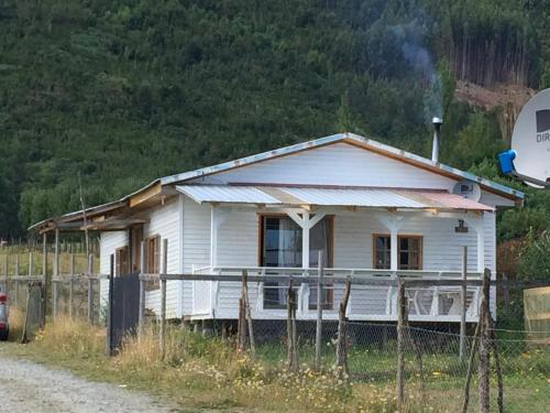 Caba�a Frente Al Mar En Carretera Austral