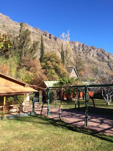 Lodge Caba�as Catapilco En Cajon Del Maipo