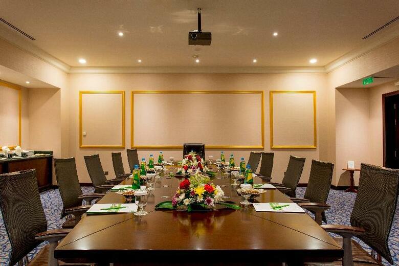 Hotel Holiday Inn Al Salam