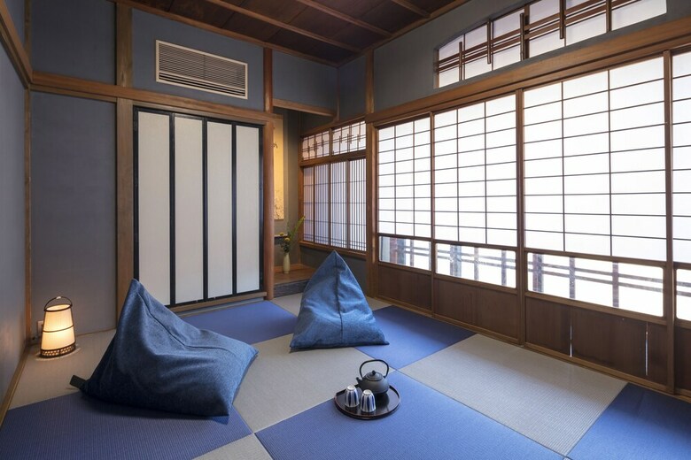 Hikoso-machi Gin No Ma