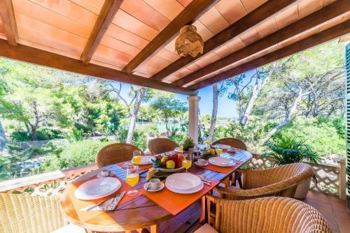 Cala Mondrago Villa Sleeps 6 Pool