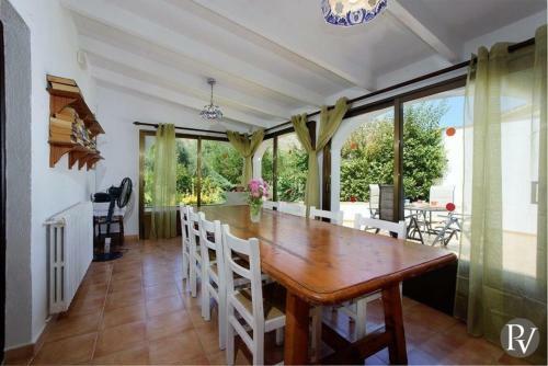 Cala San Vicente Villa Sleeps 6 Pool Air Con Wifi
