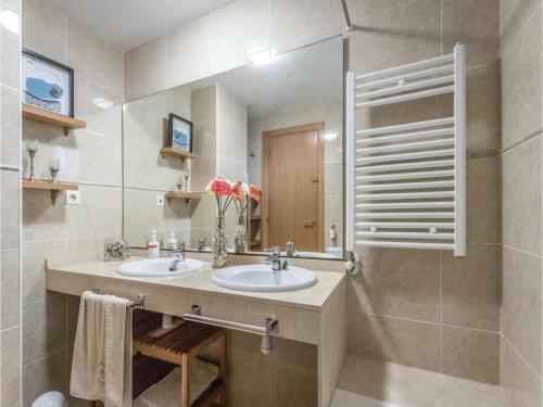 Three-bedroom Holiday Home In Calafell