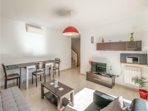 Three-bedroom Holiday Home In Calafell