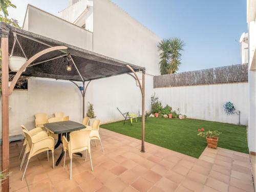Three-bedroom Holiday Home In Calafell