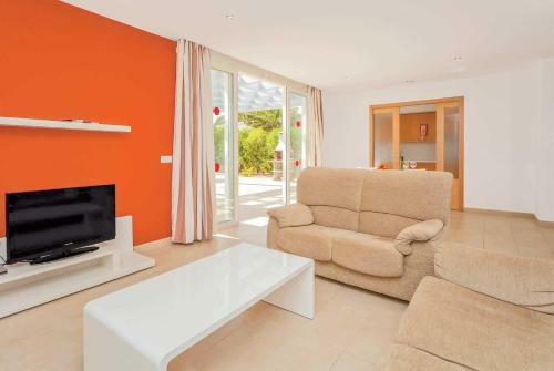Cala En Bosch Villa Sleeps 8 Air Con Wifi