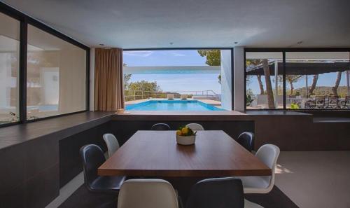 Cala Vadella Villa Sleeps 10 Pool Wifi