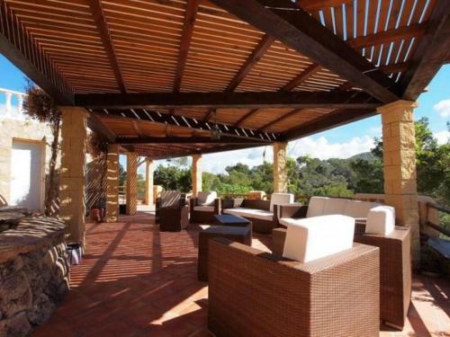 Cala Tarida Villa Sleeps 12 Pool Air Con T388253