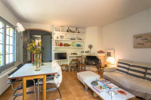 Calella De Palafrugell Villa Sleeps 6 Pool