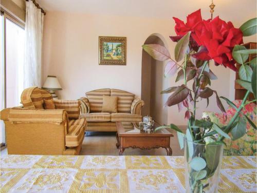 Five-bedroom Holiday Home In Almunecar