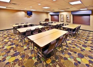 Holiday Inn Express Hotel & Suites Dubuque-west