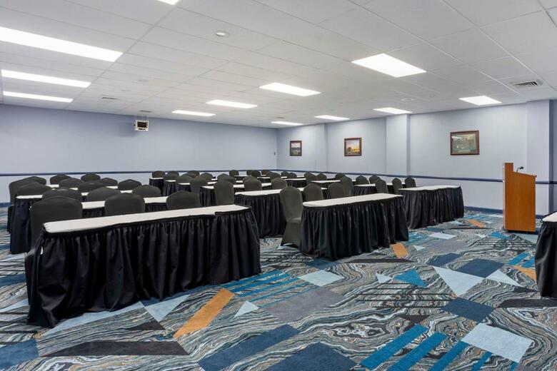 Days Hotel Conference Center East Brunswick