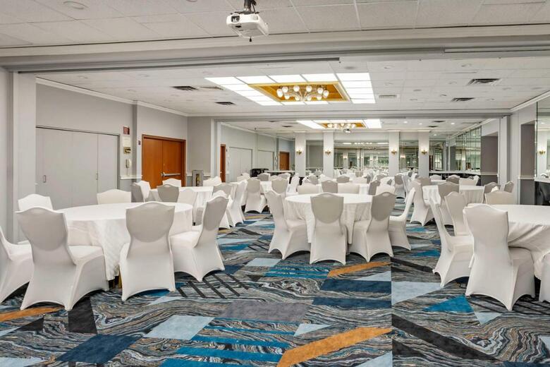 Days Hotel Conference Center East Brunswick