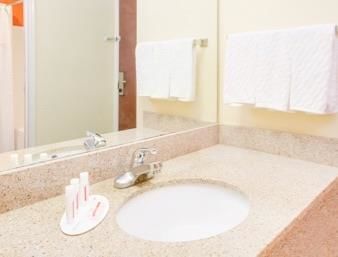Hotel Super 8 Alexandria I-49