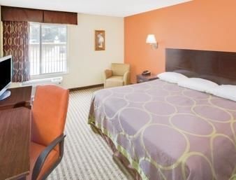 Hotel Super 8 Alexandria I-49