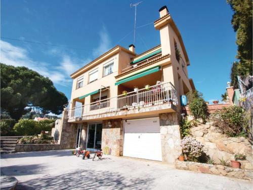 Four-bedroom Holiday Home In Arenys De Mar