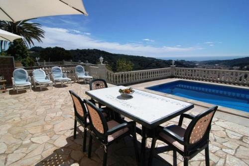 Arenys De Munt Villa Sleeps 4 Pool Wifi