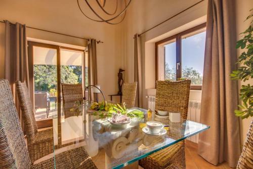 Arta Villa Sleeps 4 Wifi