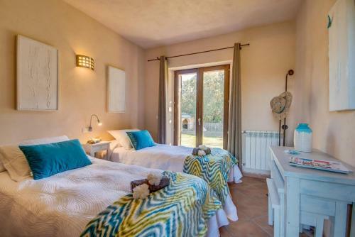 Arta Villa Sleeps 4 Wifi