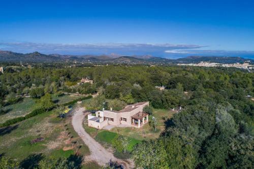 Arta Villa Sleeps 4 Wifi