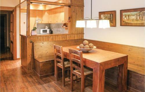 Three-bedroom Apartment In Bellver De Cerdanya
