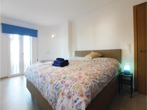 Four-bedroom Holiday Home In Benidoleig