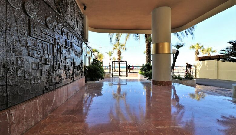 Apartamento Las Arenas 1-c