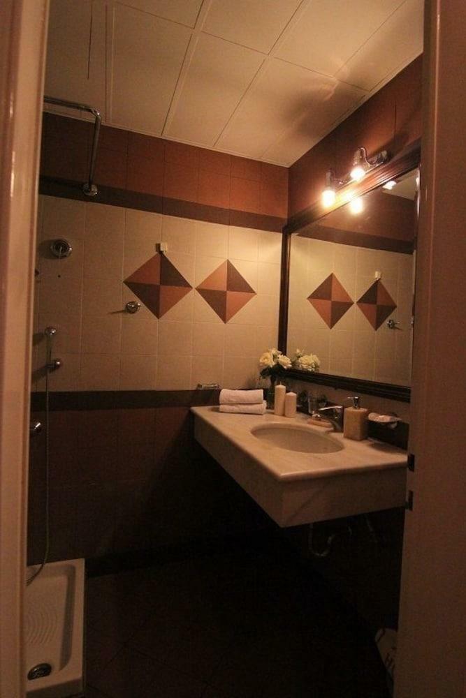 Achillion Hotel