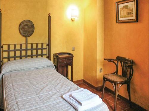 Two-bedroom Apartment In Cabezuela Del Valle