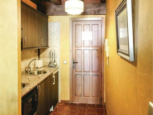 Two-bedroom Apartment In Cabezuela Del Valle