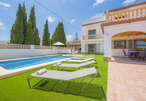 Calpe Villa Sleeps 12 Pool