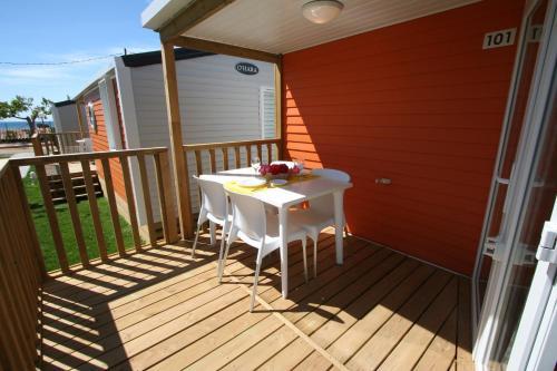 Camping Joan Bungalow Park