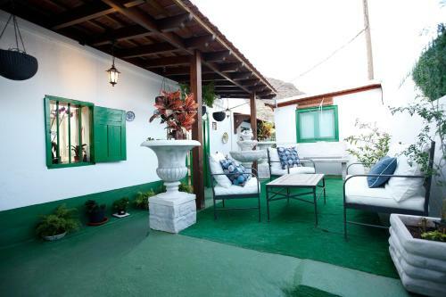 Candelaria's Mountain House (pool & Sea Views)