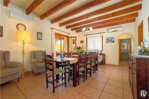 Cas Concos Villa Sleeps 11 Pool Air Con