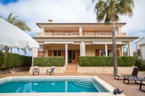 Villa Manika