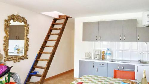 2 Floor House, Up To 6 Persons, Near Beach