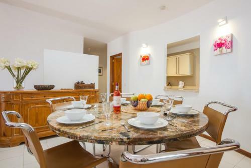 Costa Teguise Villa Sleeps 8 Pool Air Con Wifi