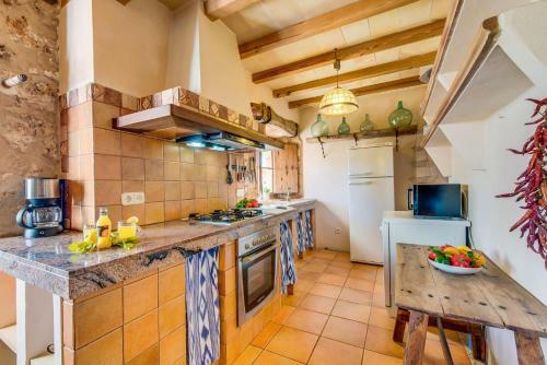 Costitx Villa Sleeps 8 Pool Air Con Wifi