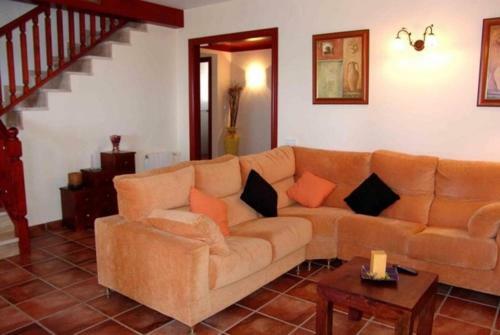 Cubelles Villa Sleeps 10 Pool