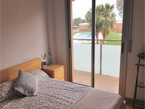 Three-bedroom Apartment In Cubelles