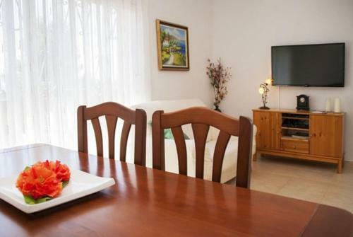 Cubelles Villa Sleeps 8 Pool Wifi