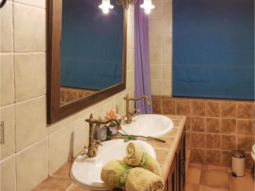 Three-bedroom Holiday Home In El Bosque