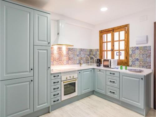 Three-bedroom Holiday Home In Campello