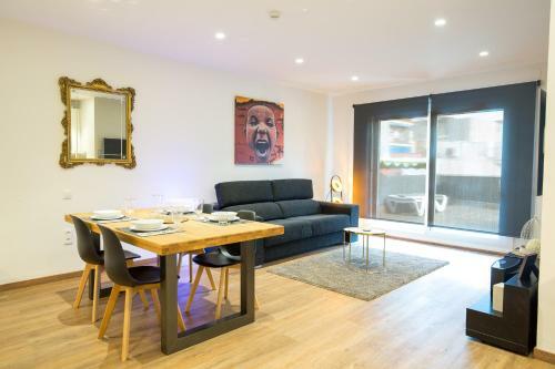 Airhostel Barcelona Airport 24h