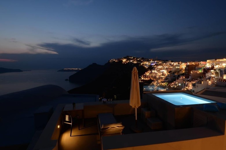 Hotel Aria Suites