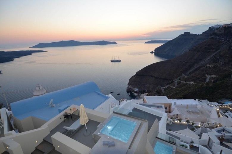 Hotel Aria Suites