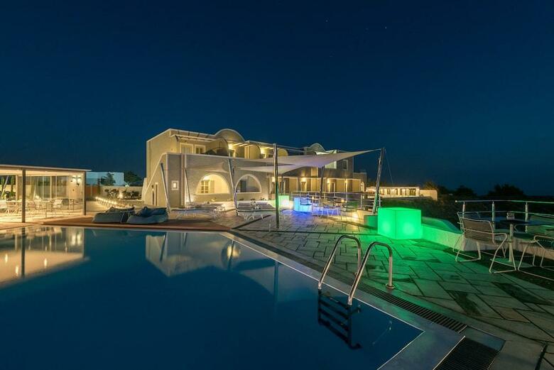 Hotel Caldera's Dolphin
